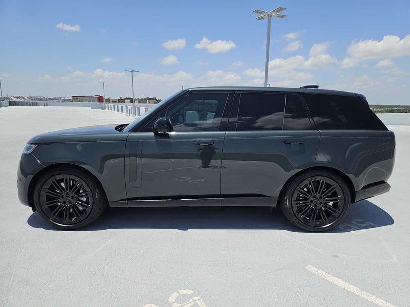 2026 Land Rover Range Rover - Image 2