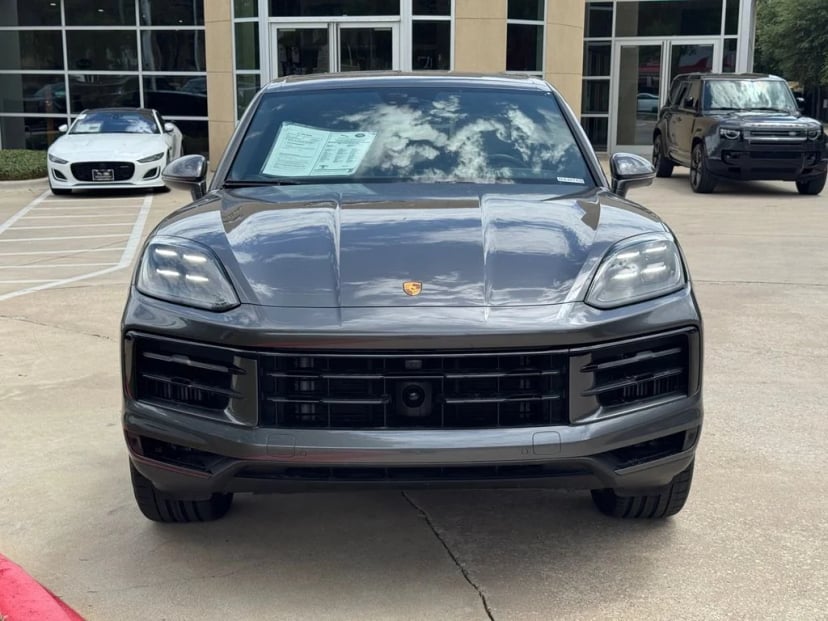 2024 Porsche Cayenne - Image 2