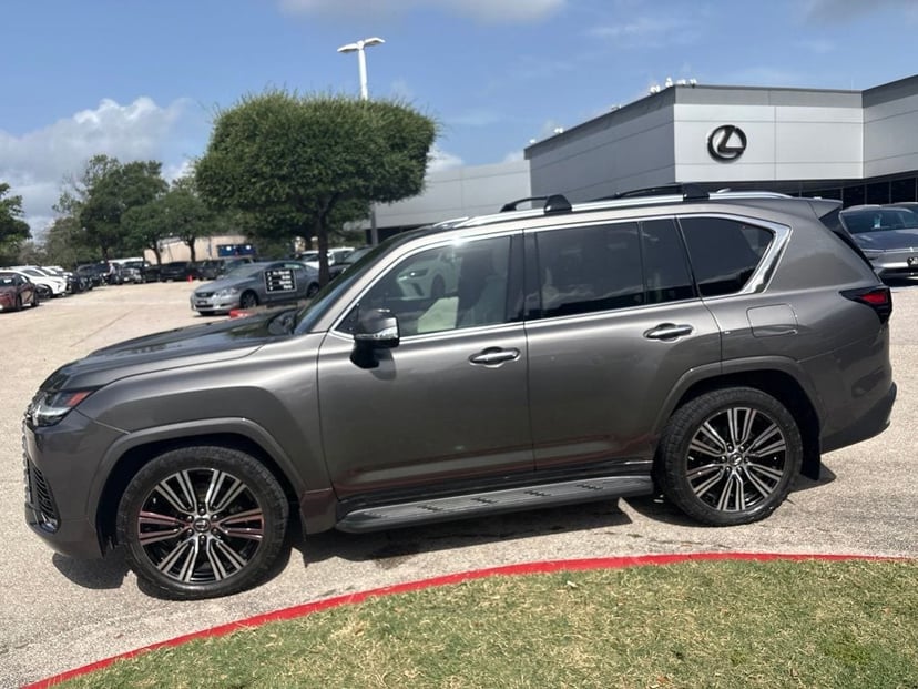 2022 Lexus LX - Image 1
