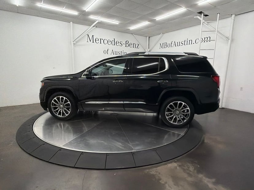 2023 GMC Acadia - Image 2