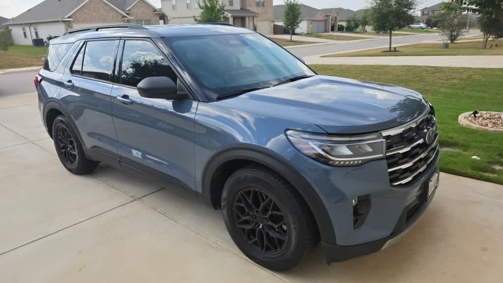 2025 Ford Explorer - Image 1