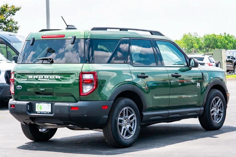 2025 Ford Bronco Sport - Image 2
