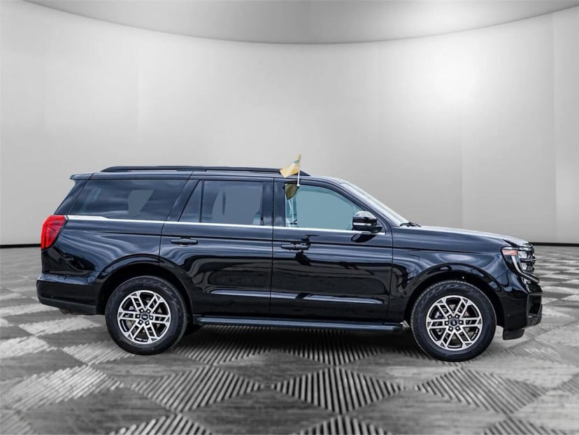 2025 Ford Expedition - Image 2