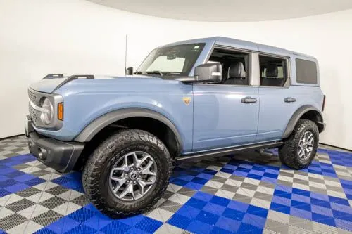 2025 Ford Bronco - Image 3