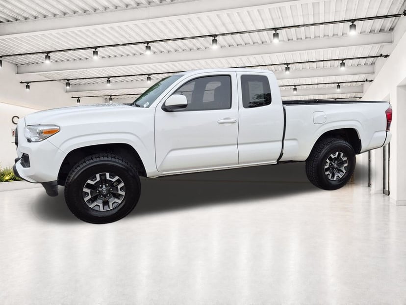 2023 Toyota Tacoma - Image 3