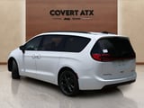 2027 Chrysler Pacifica - Preview 3