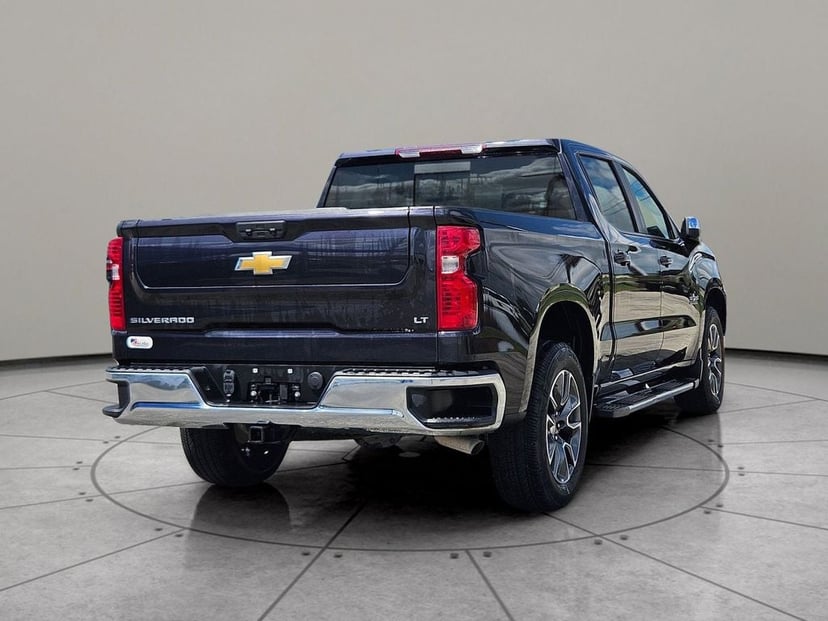 2024 Chevrolet Silverado 1500 - Image 3