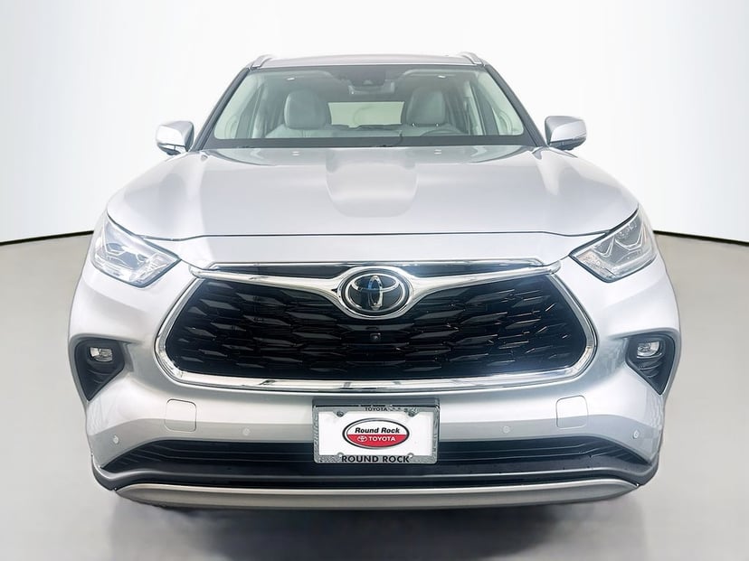 2025 Toyota Highlander - Image 3