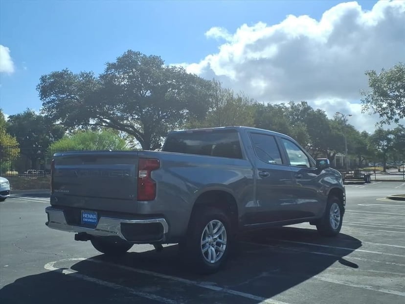 2021 Chevrolet Silverado 1500 - Image 3