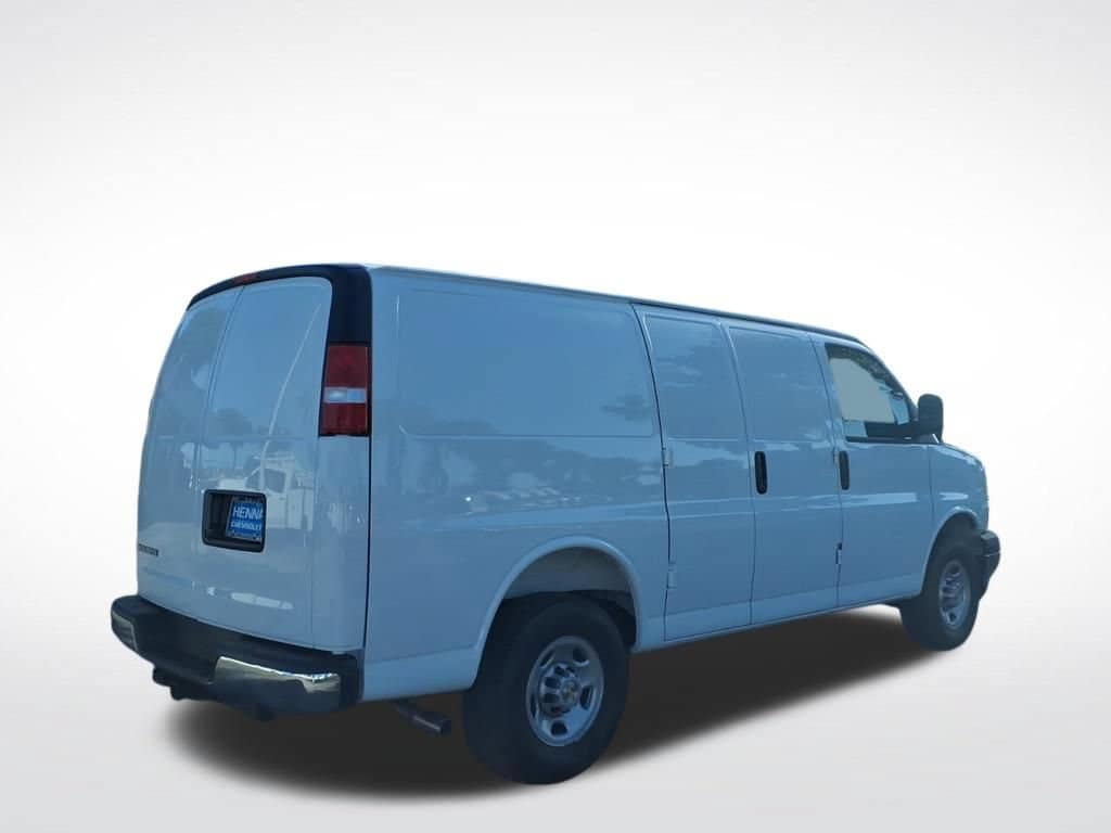 2026 Chevrolet Express Cargo - Image 3