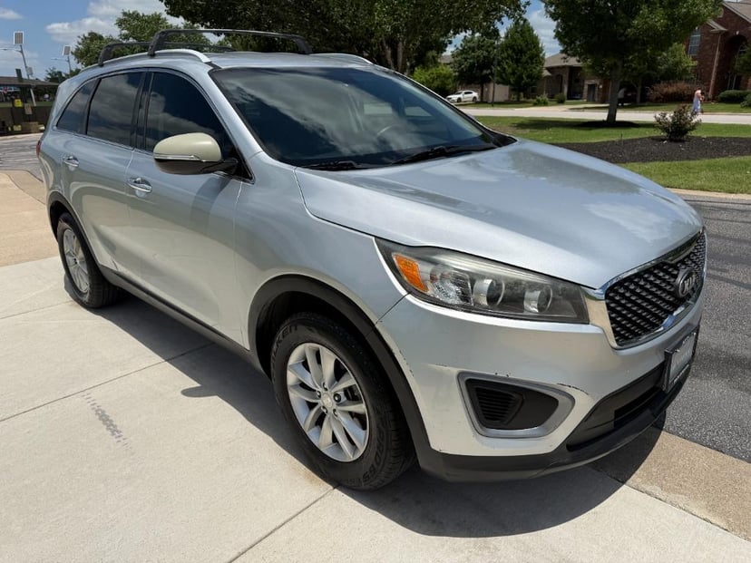 2016 Kia Sorento - Image 1