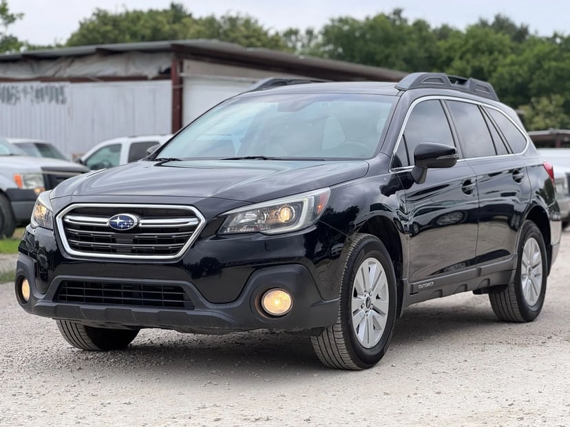 2018 Subaru Outback - Image 1