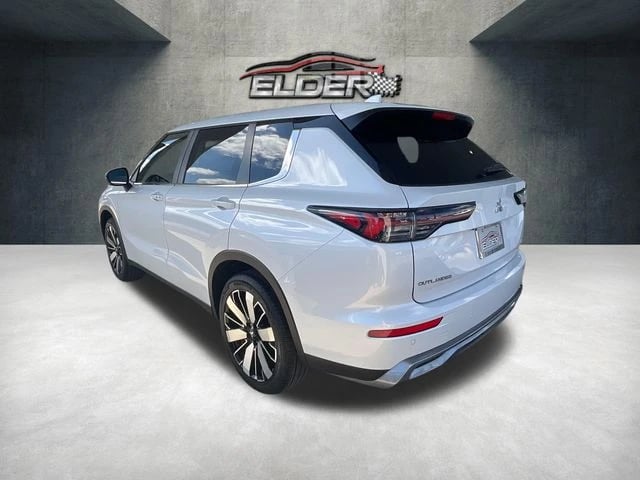 2026 Mitsubishi Outlander - Image 3