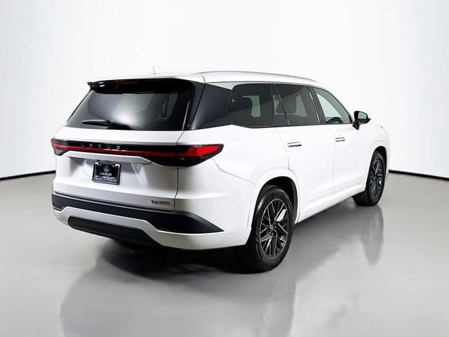 2024 Lexus TX - Image 3