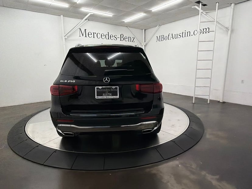 2026 Mercedes-Benz GLB - Image 3