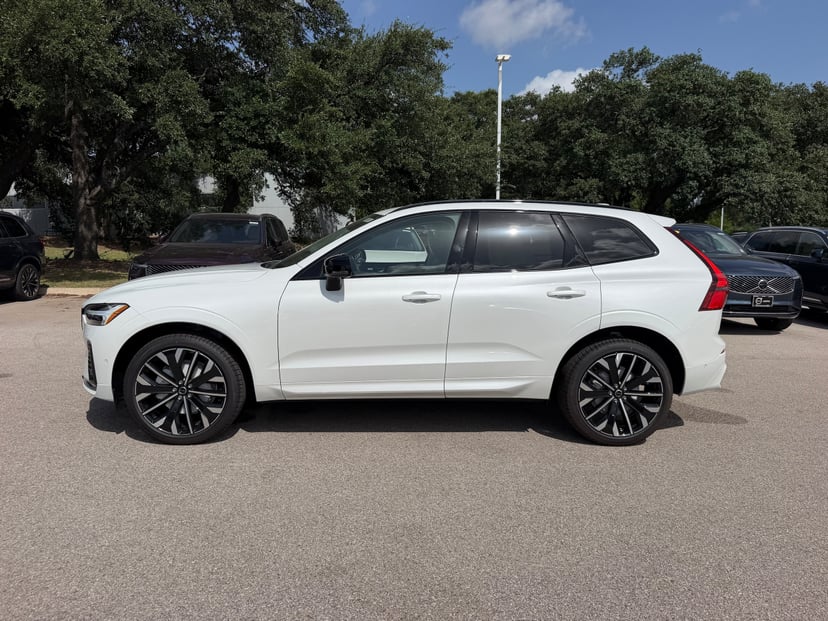 2026 Volvo XC60 - Image 3