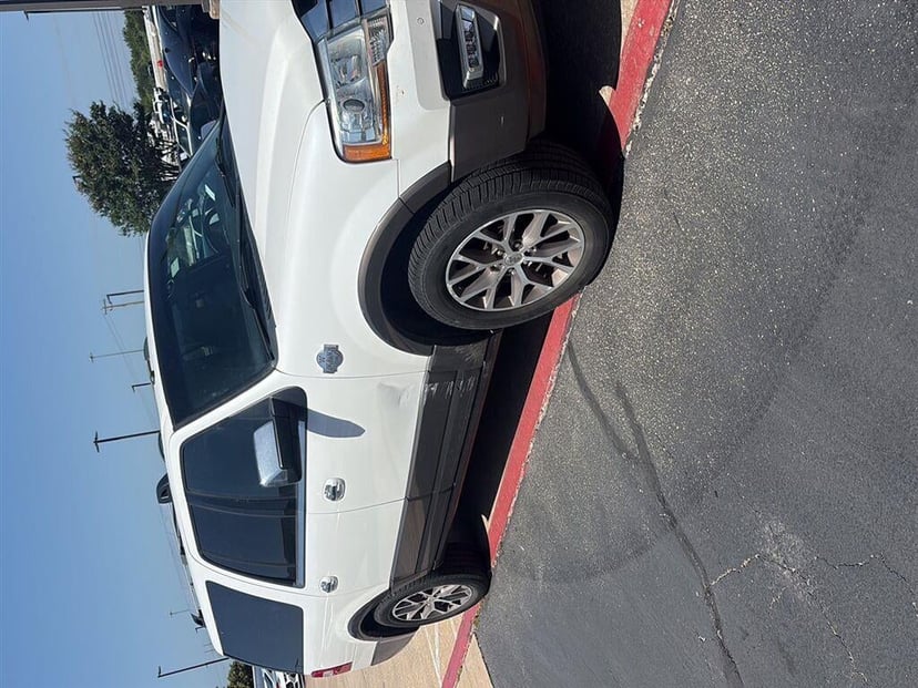 2015 Ford Expedition - Image 2