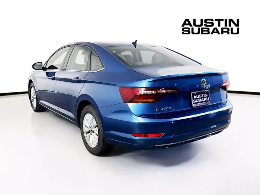 2019 Volkswagen Jetta - Image 3