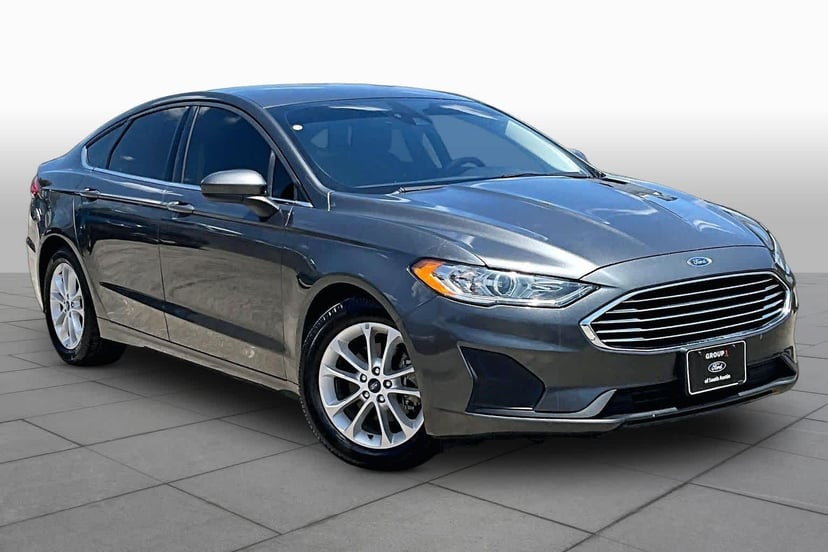 2019 Ford Fusion - Image 2