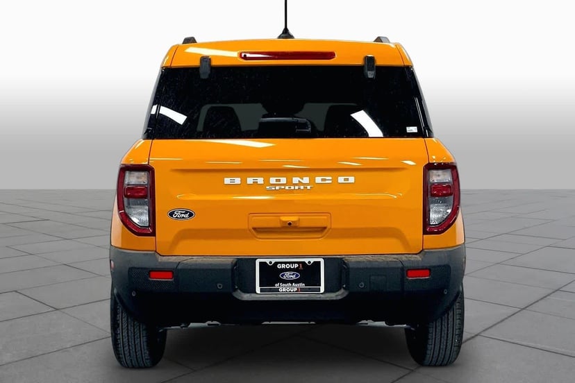2026 Ford Bronco - Image 3