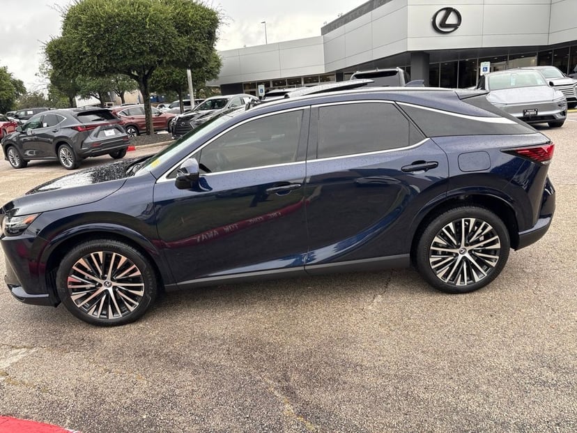2023 Lexus RX - Image 2