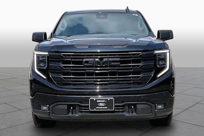 2023 GMC Sierra - Image 3