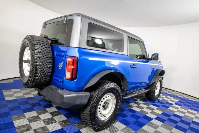 2022 Ford Bronco - Image 3