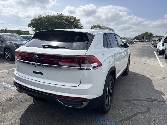2026 Volkswagen Atlas Cross Sport - Image 2