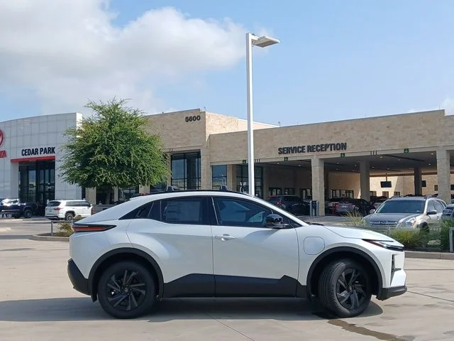 2026 Toyota C-HR - Image 2