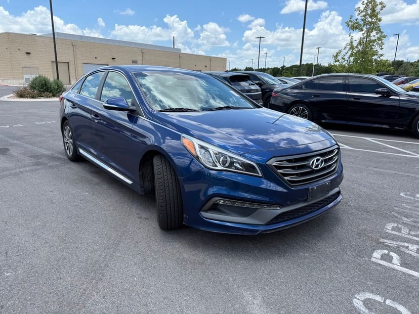 2015 Hyundai Sonata - Image 2