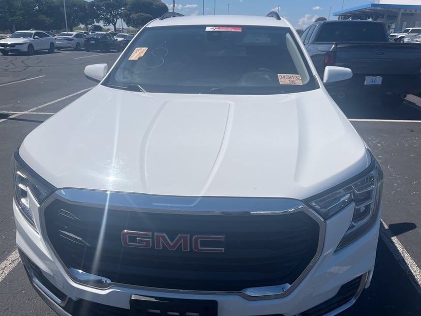 2023 GMC Terrain - Image 1