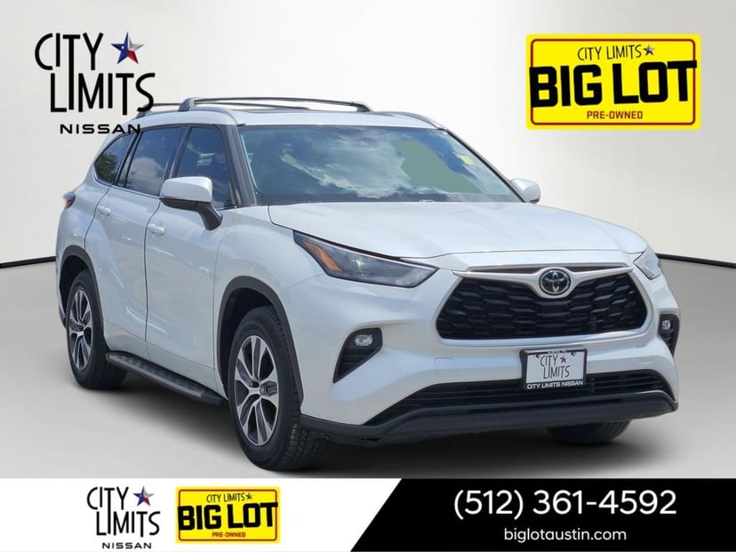 2022 Toyota Highlander - Image 1