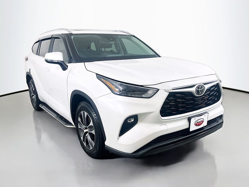 2023 Toyota Highlander - Image 1