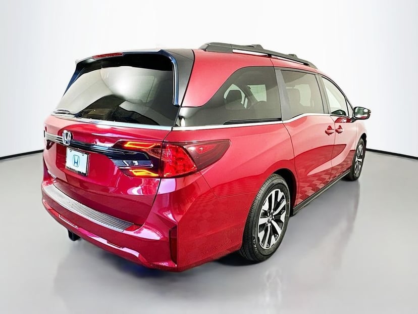 2026 Honda Odyssey - Image 2