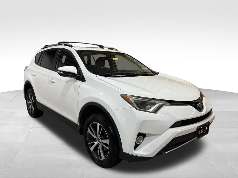 2018 Toyota RAV4 - Image 2
