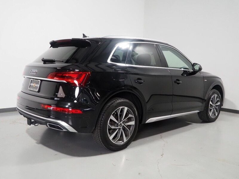 2023 Audi Q5 S line Premium Plus 45 TFSI Quattro - Image 3