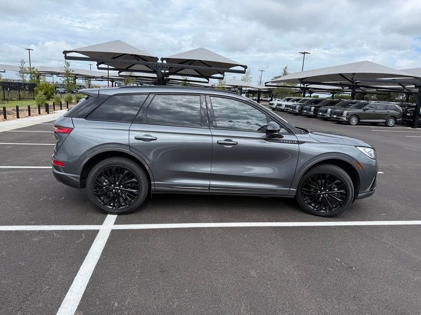 2023 Lincoln Corsair - Image 2