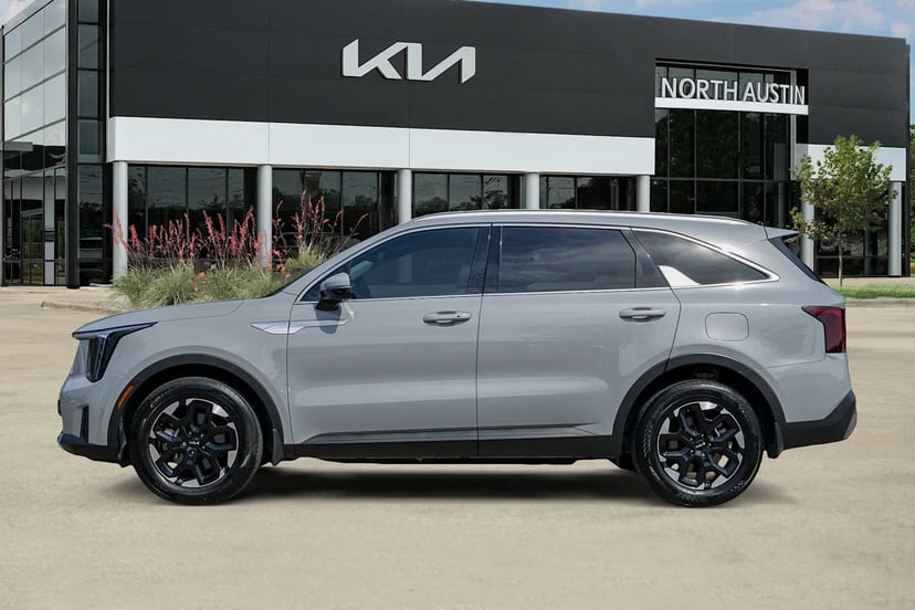 2025 Kia Sorento - Image 2