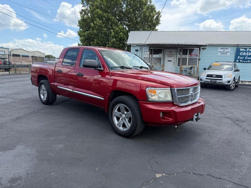 2008 Dodge Dakota - Image 2