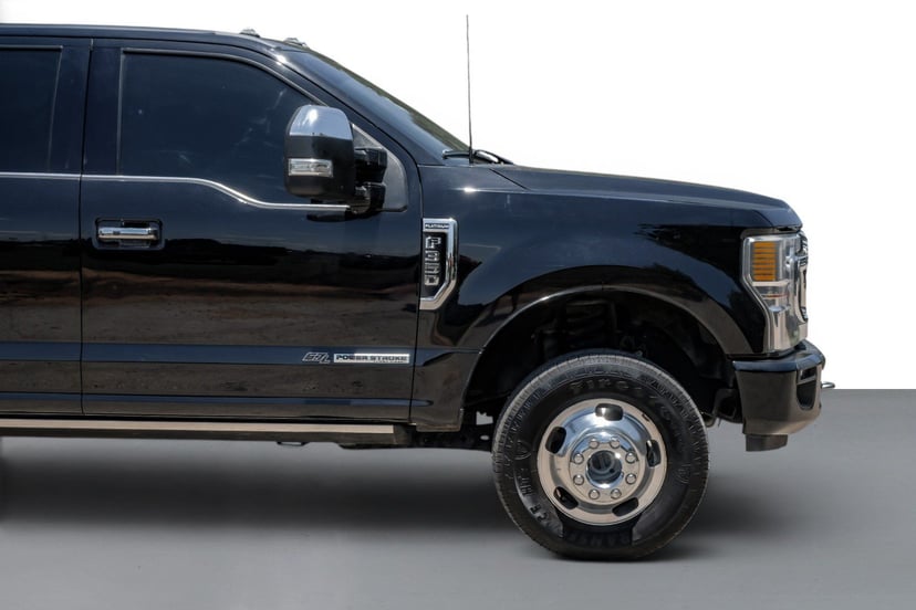 2022 Ford F-350 - Image 2