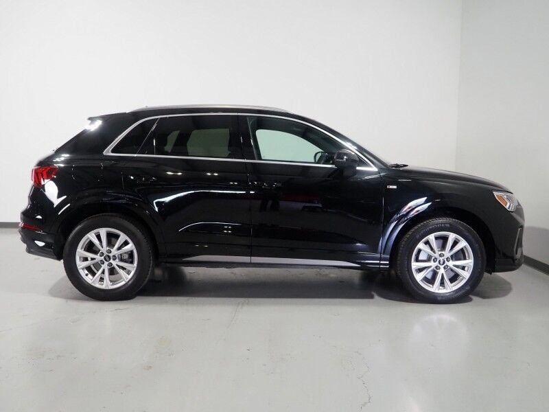 2023 Audi Q3 - Image 2
