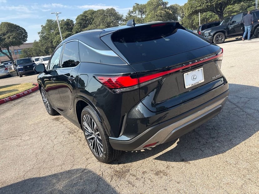 2026 Lexus RX - Image 3