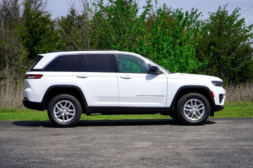 2026 Jeep Grand Cherokee - Image 2