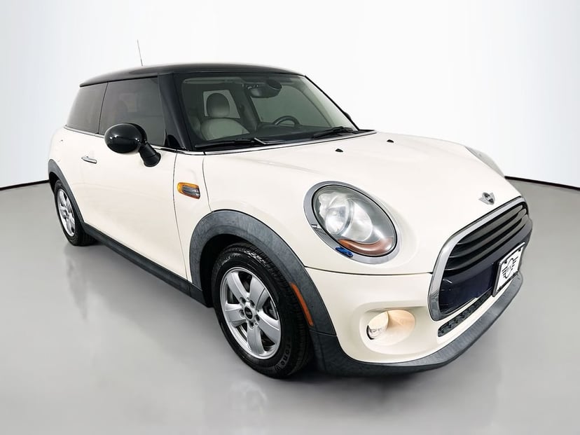 2016 MINI Cooper Base 2D Hatchback White - Image 2