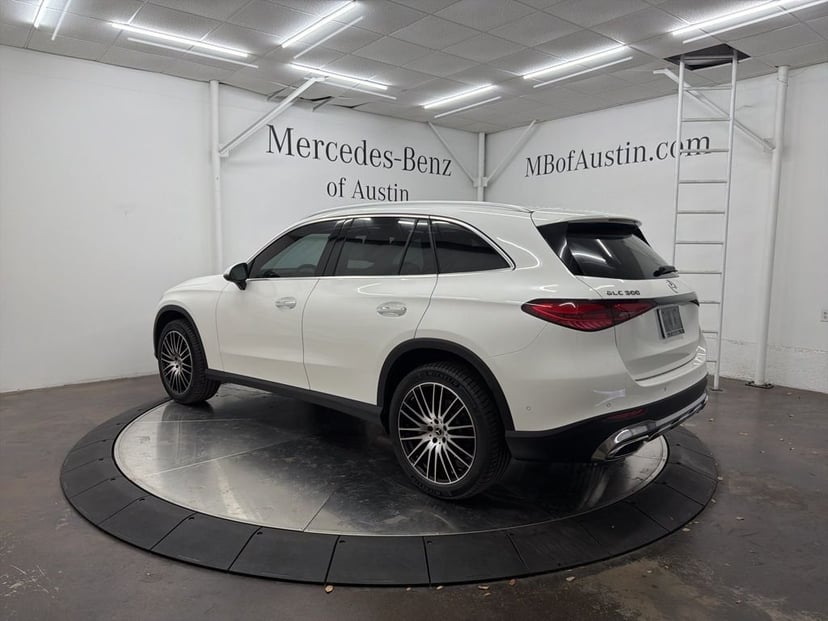 2026 Mercedes-Benz GLC - Image 2
