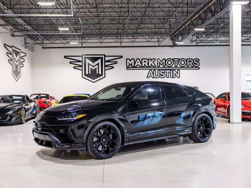 2024 Lamborghini Urus - Image 1