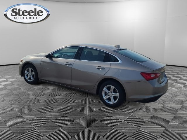 2024 Chevrolet Malibu - Image 1