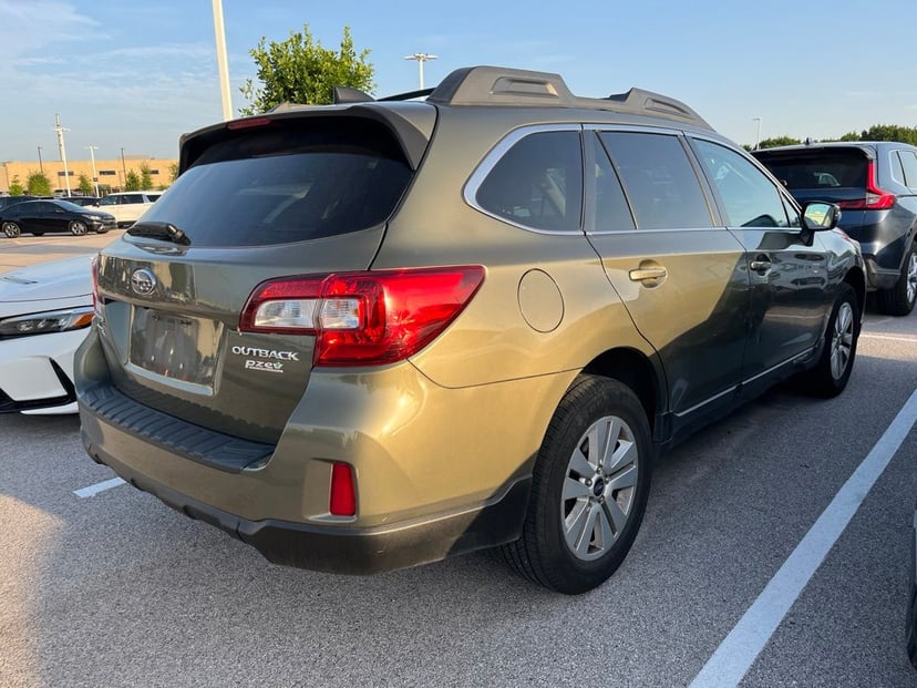 2016 Subaru Outback - Image 2