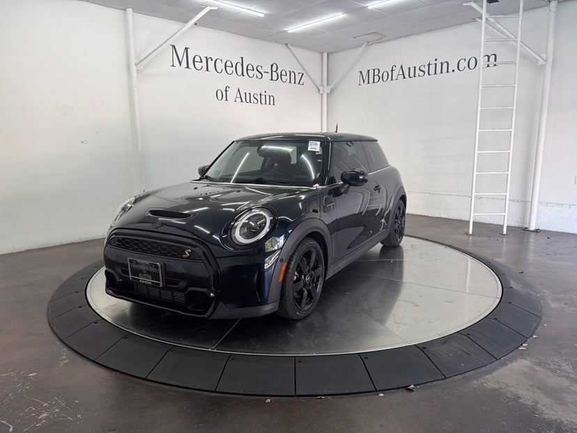 2023 MINI Hardtop - Image 1