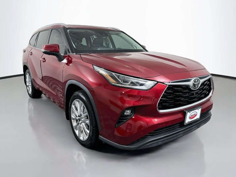 2023 Toyota Highlander - Image 1